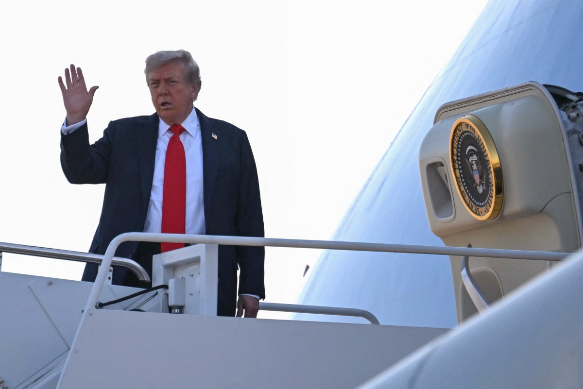 CDATA[
El presidente estadounidense, Donald Trump , y su homólogo ruso, Vladimir Putin , se reúnen este viernes en Alaska en una cumbre que podría ser decisiva para el futuro de Ucrania y tiene en vilo al mundo. Trump partió de Washington rumbo a Alaska el viernes por la mañana.
![