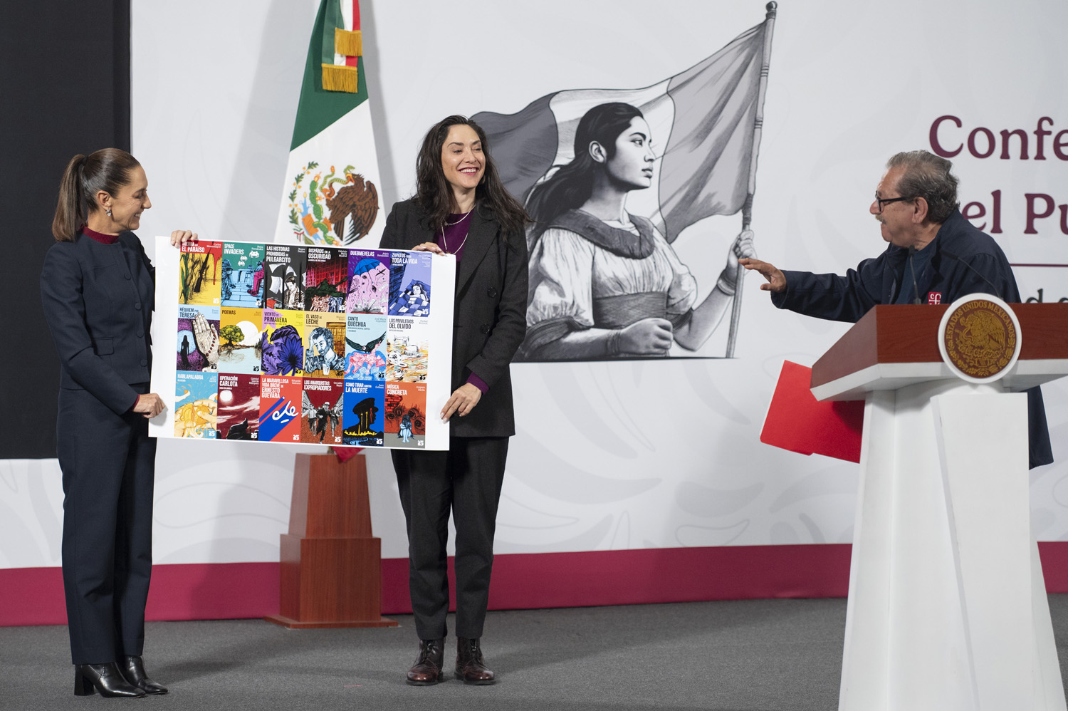 CDATA[
Este jueves, durante la presentación de la estrategia para fomentar la lectura en América Latina, el director general del Fondo de Cultura Económica ( FCE ), Franciso ‘Paco’ Ignacio Taibo II , realizó un comentario que provocó debates en redes sociales sobre la literatura escrita por mujeres y su difusión. “Si sé de un poemario escrito por una mujer, horriblemente asqueroso de malo, ¿por el hecho de ser escrito por una mujer?, no merece que se lo mandemos a una sala comunitaria a mitad de Guanajuato, ¿por qué hay que castigarlos con ese libro de poesía?” ¿Por qué dijo esto?
FCE presenta iniciativa para regalar 2.5 millones de libros en América Latina
![