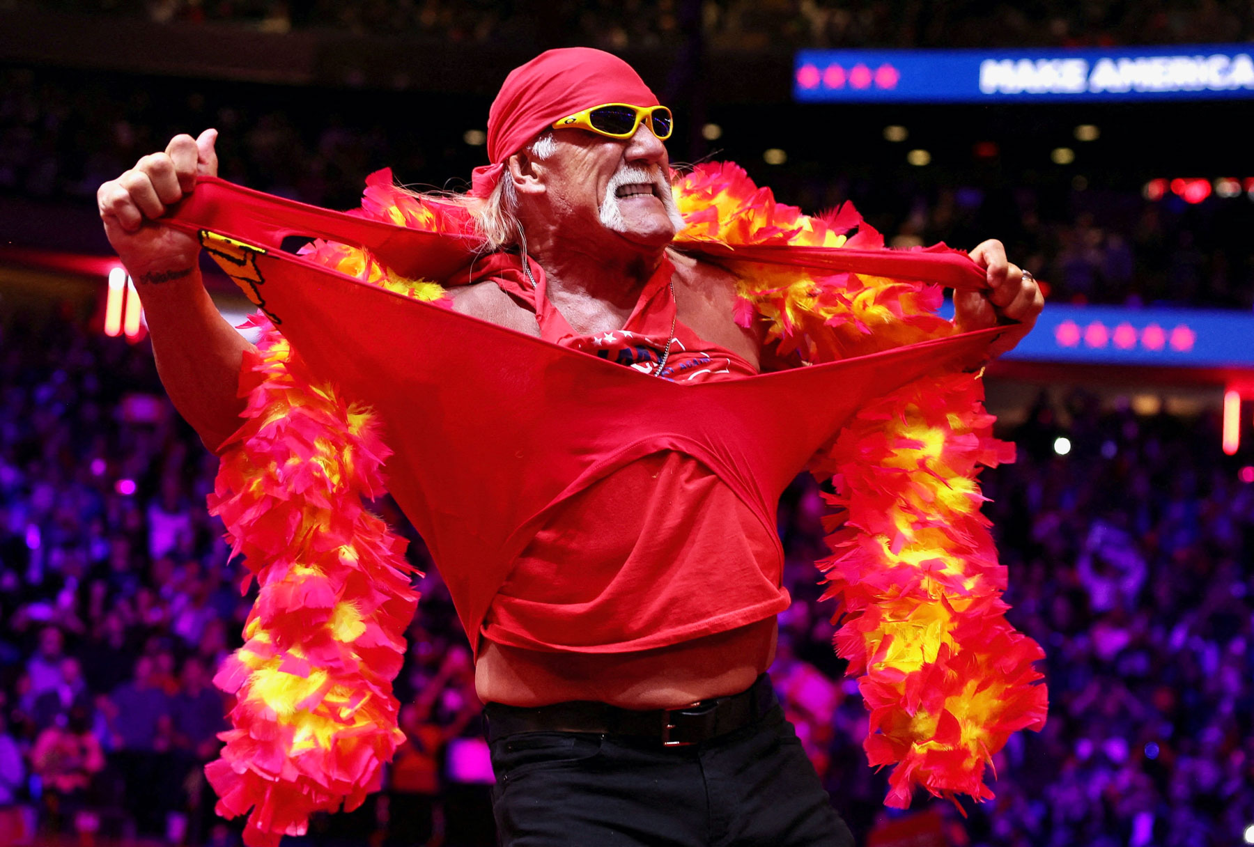 CDATA[
Terry Gene Bollea, mejor conocido como Hulk Hogan , murió a los 71 años . Fue uno de los luchadores más famosos del mundo y dominó la escena del wrestling en Estados Unidos durante las décadas de los 80 y 90, lo que le permitió acumular una fortuna millonaria . “El Hulkster”, como lo apodaban cariñosamente algunos de sus seguidores, no solo marcó un antes y un después en la lucha libre norteamericana, sino que también abrió el camino para que otros luchadores incursionaran en el cine y los negocios. Aquí te contamos todo lo que debes saber sobre la fortuna de Hogan, cómo la construyó y cómo se compara con la de otros íconos del ring como Ric Flair, John Cena y The Rock.
![