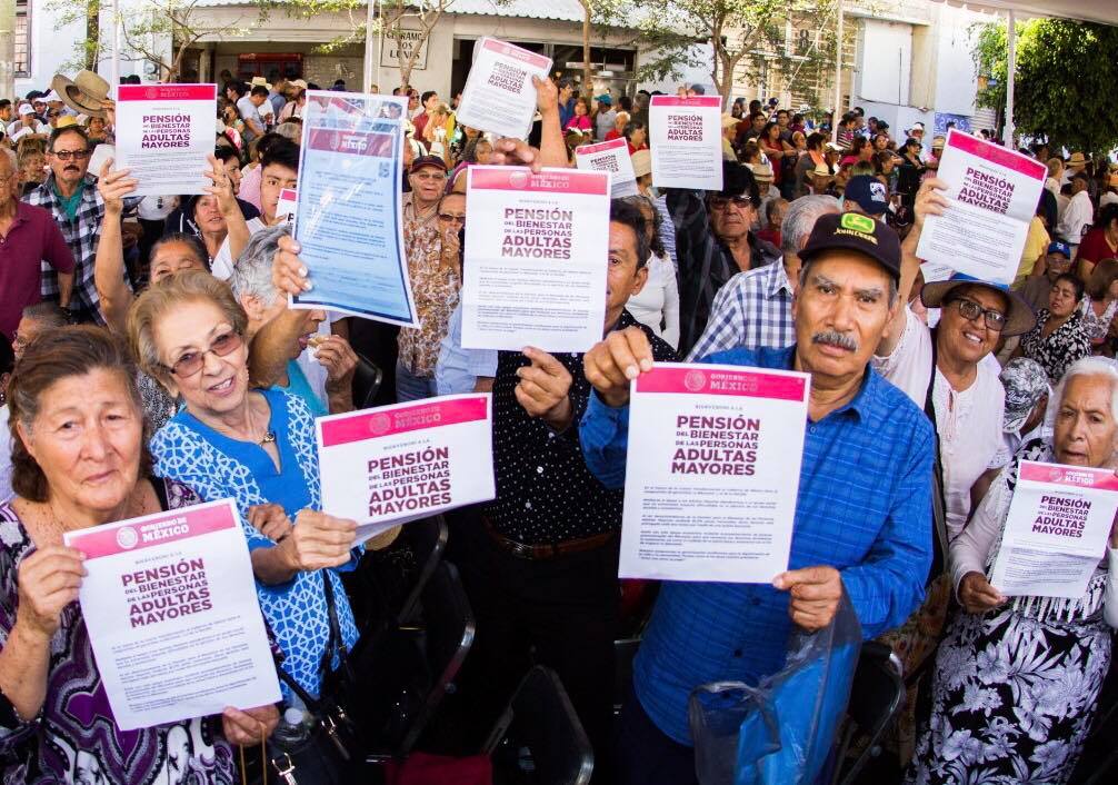 Diputados aprueban incluir programas sociales en la Constitución