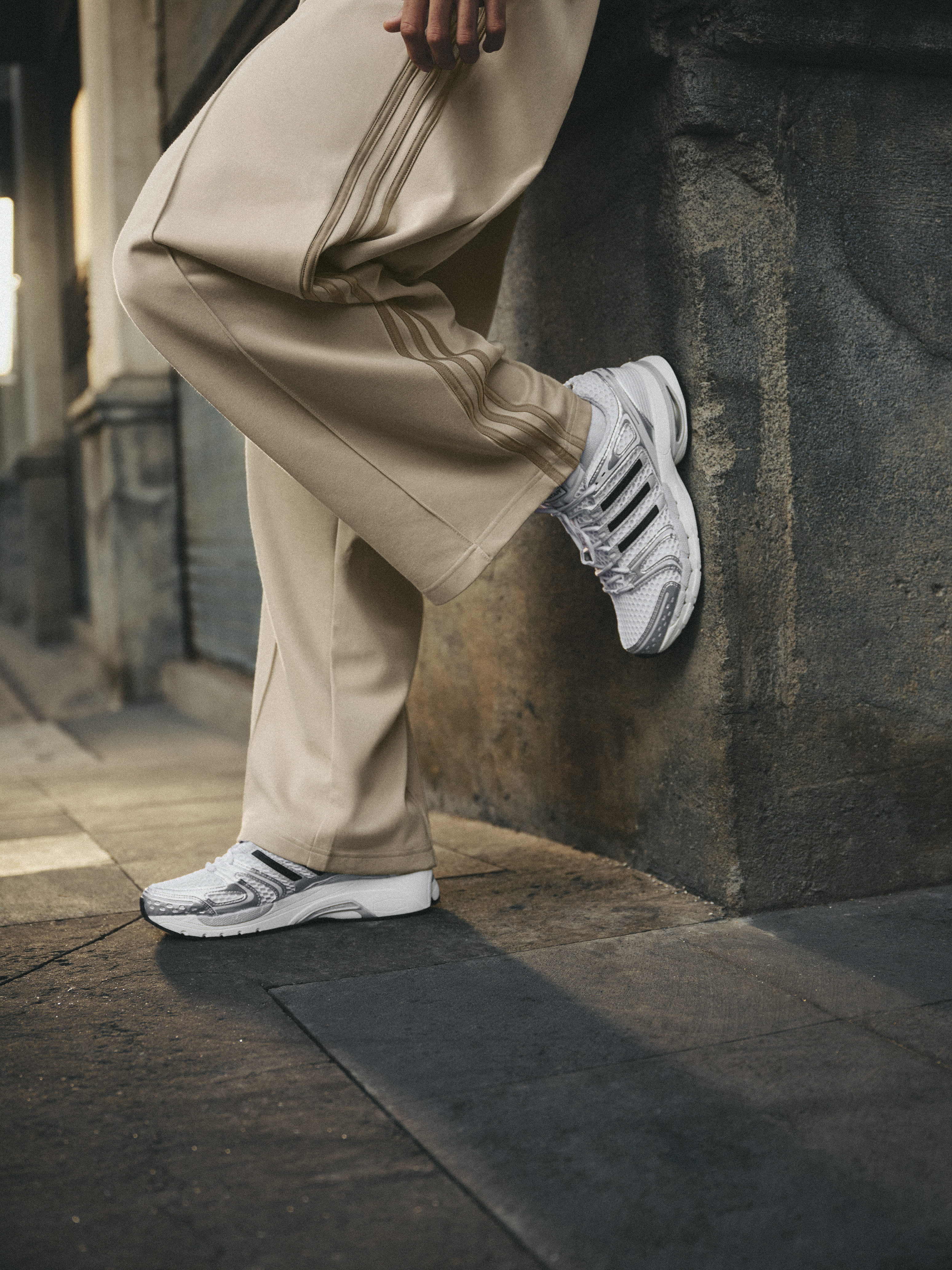 ADIDAS_NWC_EP_16_06_2026_CALLE_ 22 PREVIEW RETOQUE A.jpg