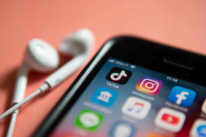 Las cuentas de Instagram de menores de edad serán privadas - Vimarsana News
