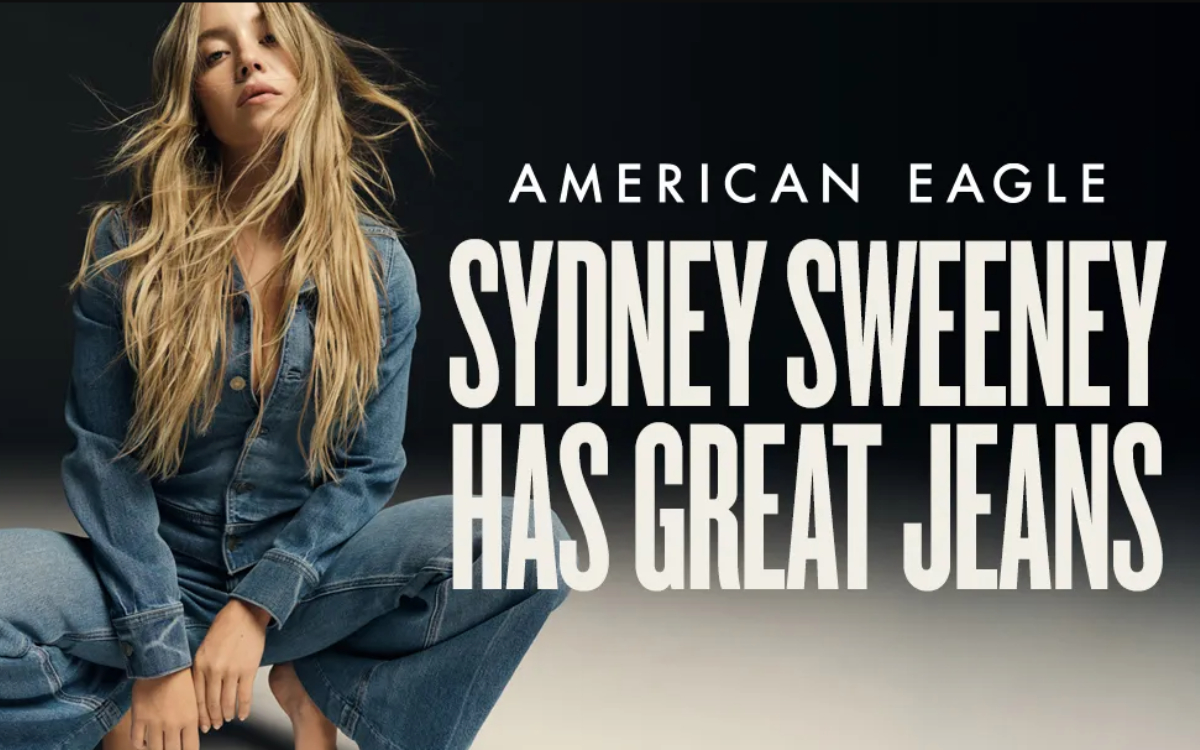 CDATA[
Sydney Sweeney es una de las actrices más destacadas de su generación; sin embargo, en los últimos días ha estado en el centro de una polémica por su participación en la nueva campaña publicitaria de la marca de pantalones American Eagle . Una palabra ha comenzado a resonar con fuerza en redes: eugenesia . Antes de profundizar en el término, vale la pena explicar el contexto. La campaña en cuestión muestra a una mujer joven, blanca y que responde a los estándares de belleza occidental. El eslogan es: “ Sydney Sweeney has great jeans ”. La frase se traduce literalmente como “Sydney Sweeney tiene buenos jeans”, lo cual parecería inofensivo. No obstante, en inglés las palabras jeans (pantalones) y genes (material genético) se pronuncian de forma muy similar. Esto ha llevado a algunos a señalar que la campaña sugiere que la actriz tiene “ buenos genes ” por ser una supermodelo blanca, lo que consideran una insinuación con tintes eugenésicos.
![