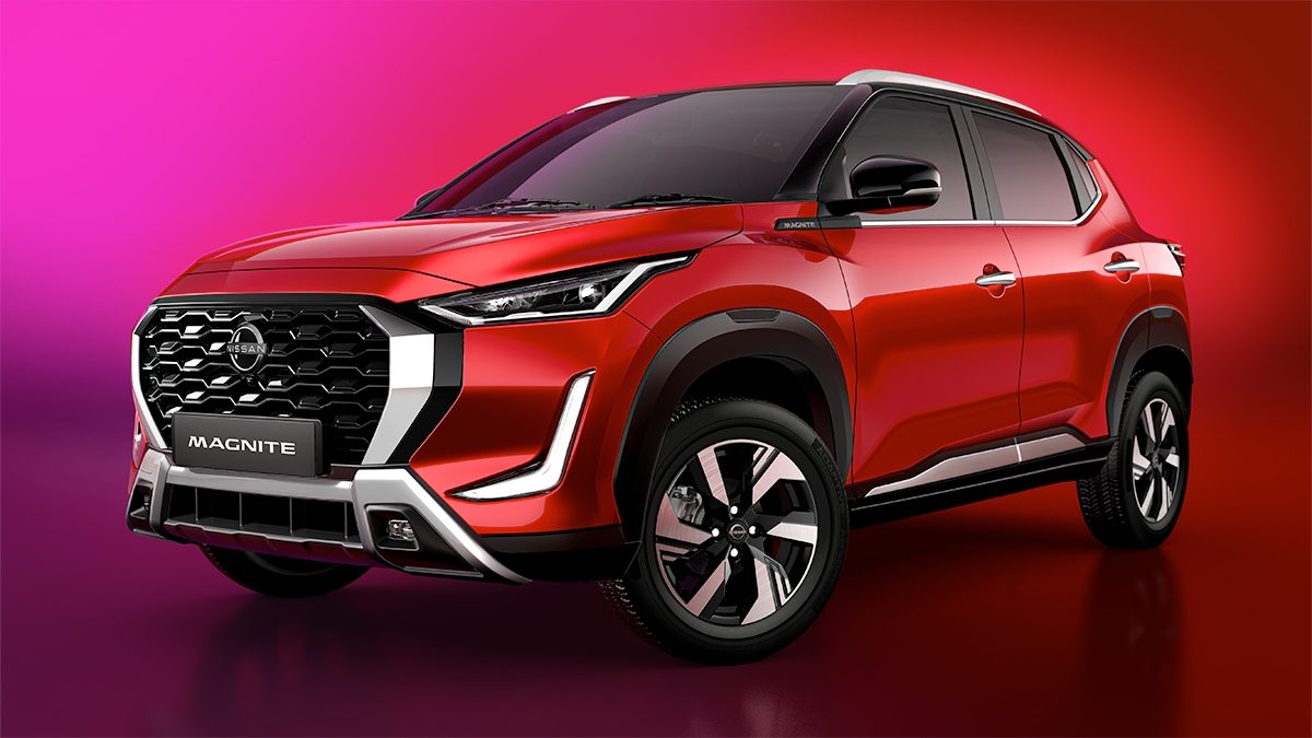 CDATA[
Los SUV subcompactos se han convertido en el terreno de mayor expansión para las marcas, al grado de que hoy algunos fabricantes cuentan con dos modelos en la misma categoría para disputar tanto “la parte alta” como “la parte baja” del segmento. Este fenómeno responde a la creciente demanda de consumidores que buscan vehículos accesibles en precio, compactos en dimensiones, pero con el atractivo estético y de percepción de valor que ofrece un SUV. En la práctica, la estrategia ha llevado a que marcas como Nissan, Volkswagen, Chevrolet, Toyota, Renault, Kia, Mazda y Fiat refuercen su portafolio con productos pensados para no dejar escapar ningún nicho de cliente.
![