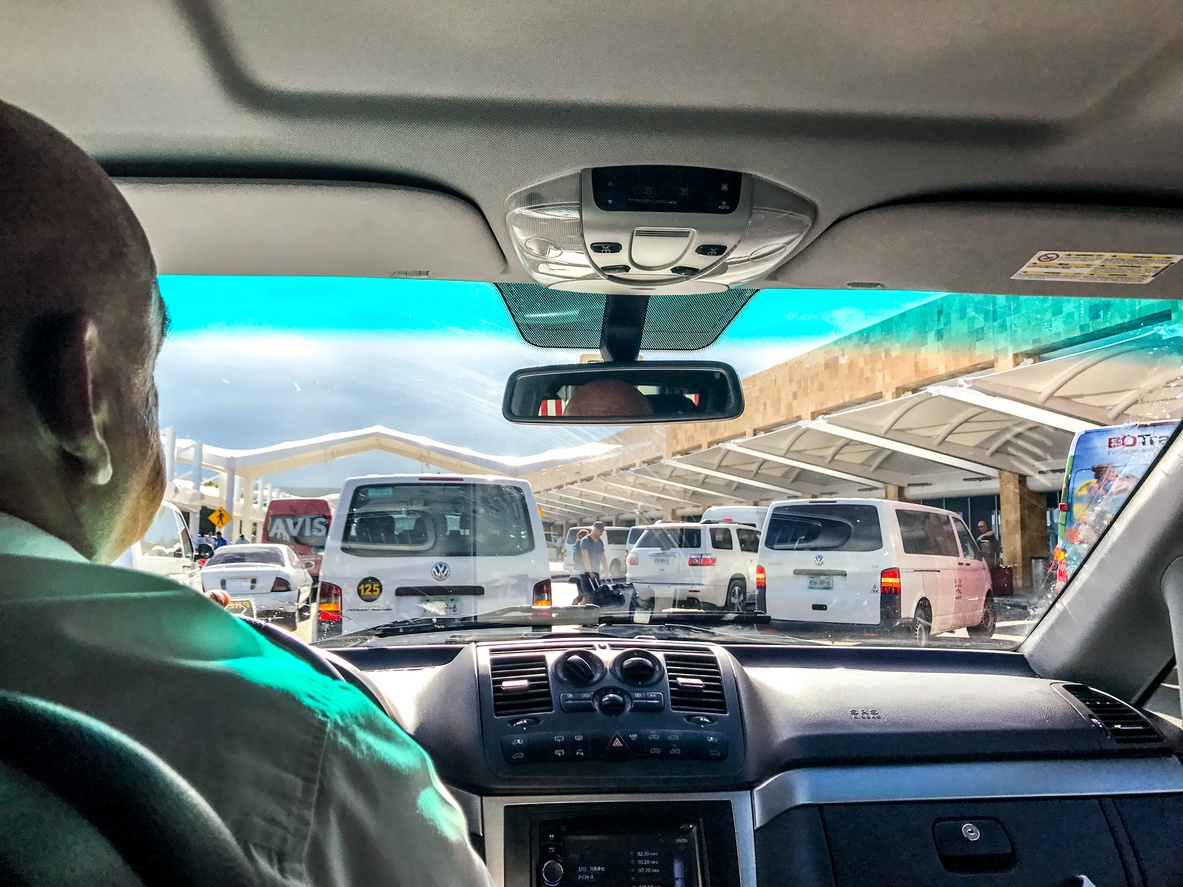 CDATA[
Uber informó que ya realizará viajes hacia el Aeropuerto Internacional de Cancún ( CUN ) a través de Uber Reserve, y se podrán reservar hasta por 90 días de anticipación.
Viajes en Uber al Aeropuerto de Cancún
![