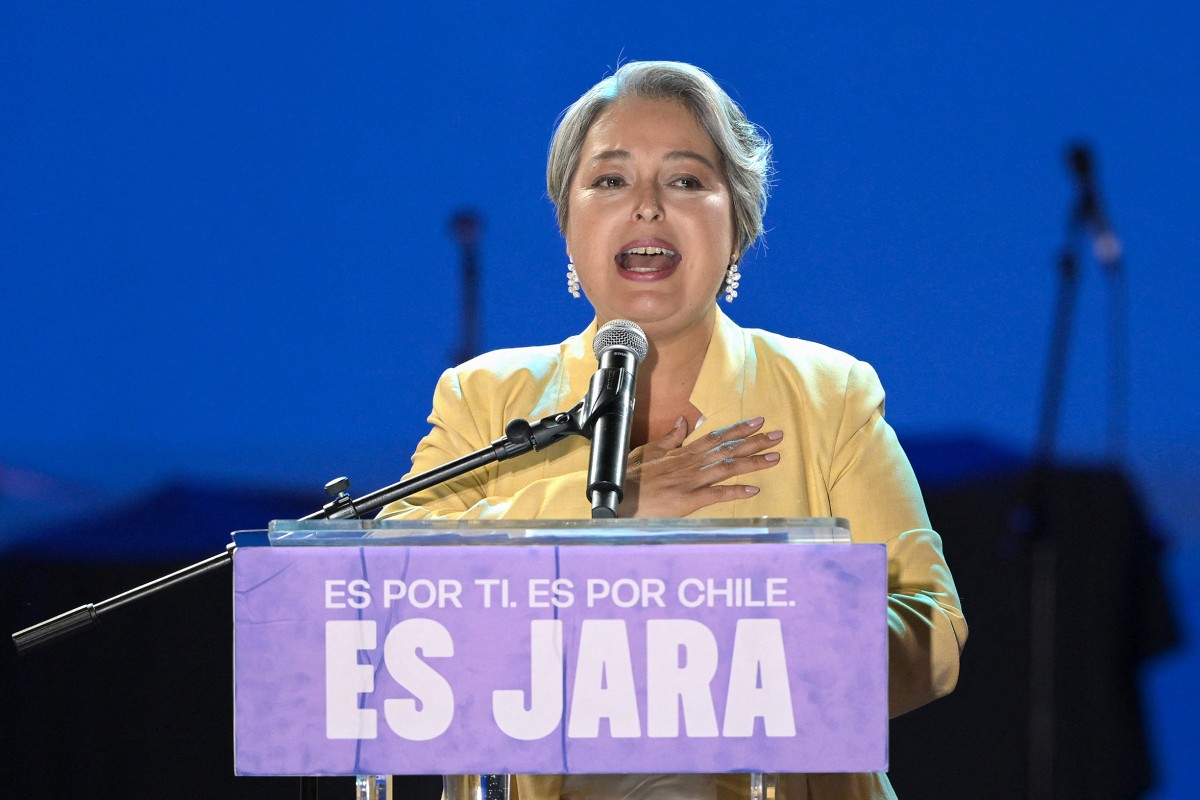 CDATA[
Ella es una comunista moderada y él es un ultraderechista de armas tomar. Jeannette Jara y José Antonio Kast disputarán un balotaje para definir al próximo presidente de Chile, tras los comicios de este domingo cuya campaña estuvo dominada por el temor a la inseguridad, que una mayoría asocia a la migración irregular. Ambos candidatos prometen devolver la tranquilidad a un país angustiado por el crimen, pero las soluciones que prometen son distintas.
![