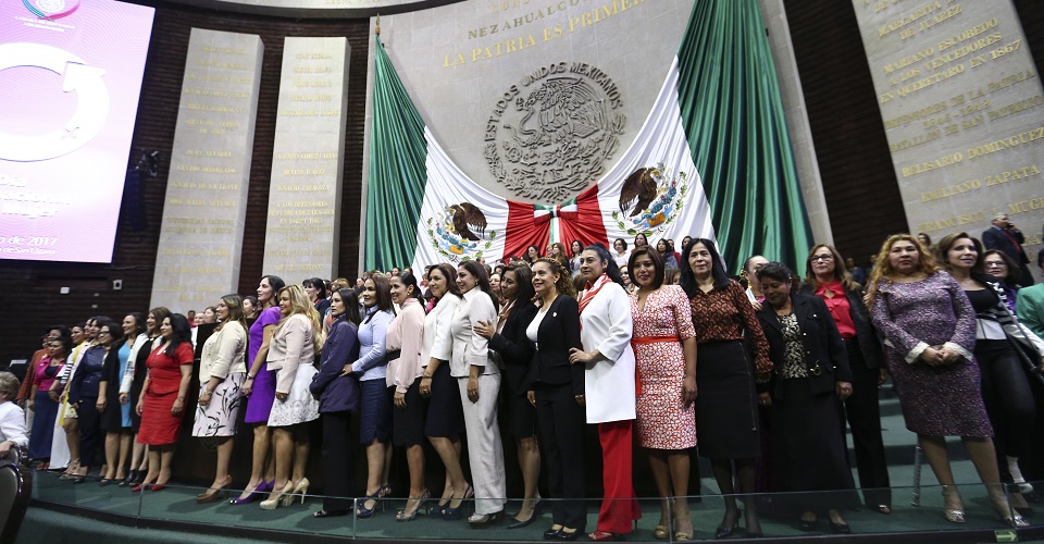 Las mujeres quedan desplazadas de las comisiones clave de San Lázaro