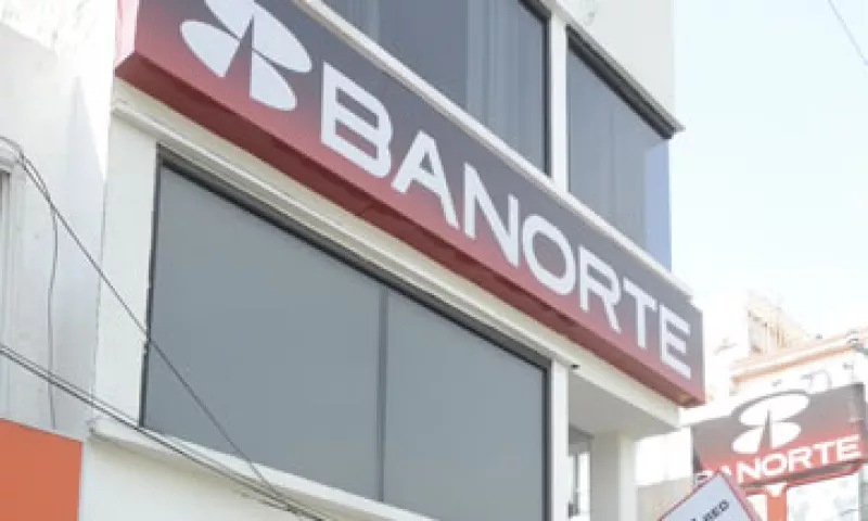 Banorte dijo que su cartera de crédito vigente se incrementó 10% en 2015. (Foto: Cuartoscuro)