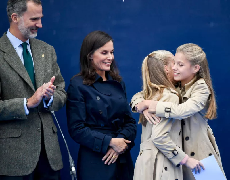 Rey Felipe VI, Reina Letizia, princesa Leonor y la infanta Sofía