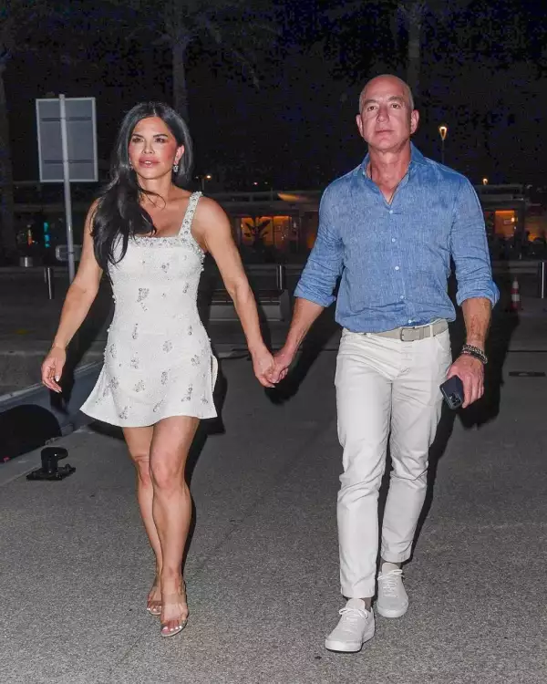 Jeff Bezos y su prometida Lauren Sánchez