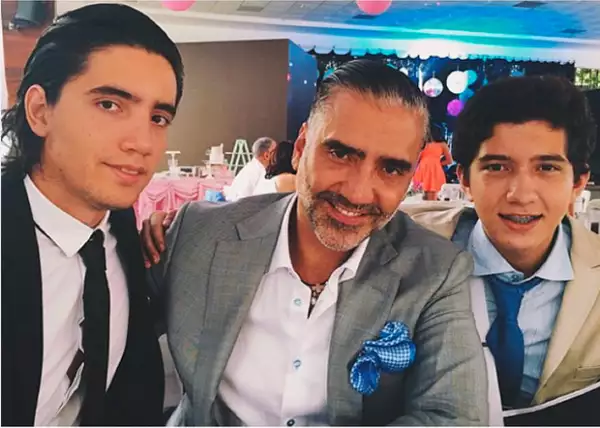 Fue a los 22 años del Potrillo que nació Alejandro Jr., el mayor de los hijos del cantante.