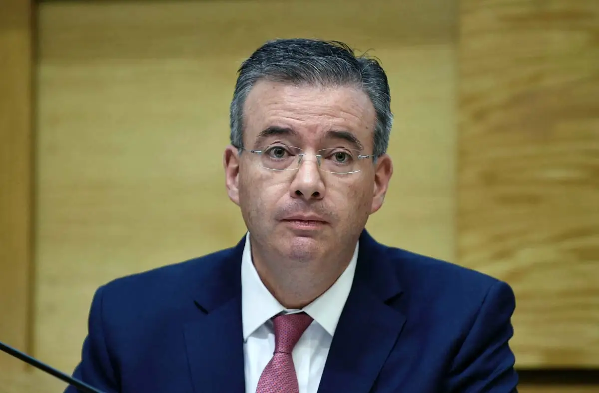 Banxico sube tasa de interés en 50 puntos base (Alejandro Díaz de León, gobernador del Banco de México)