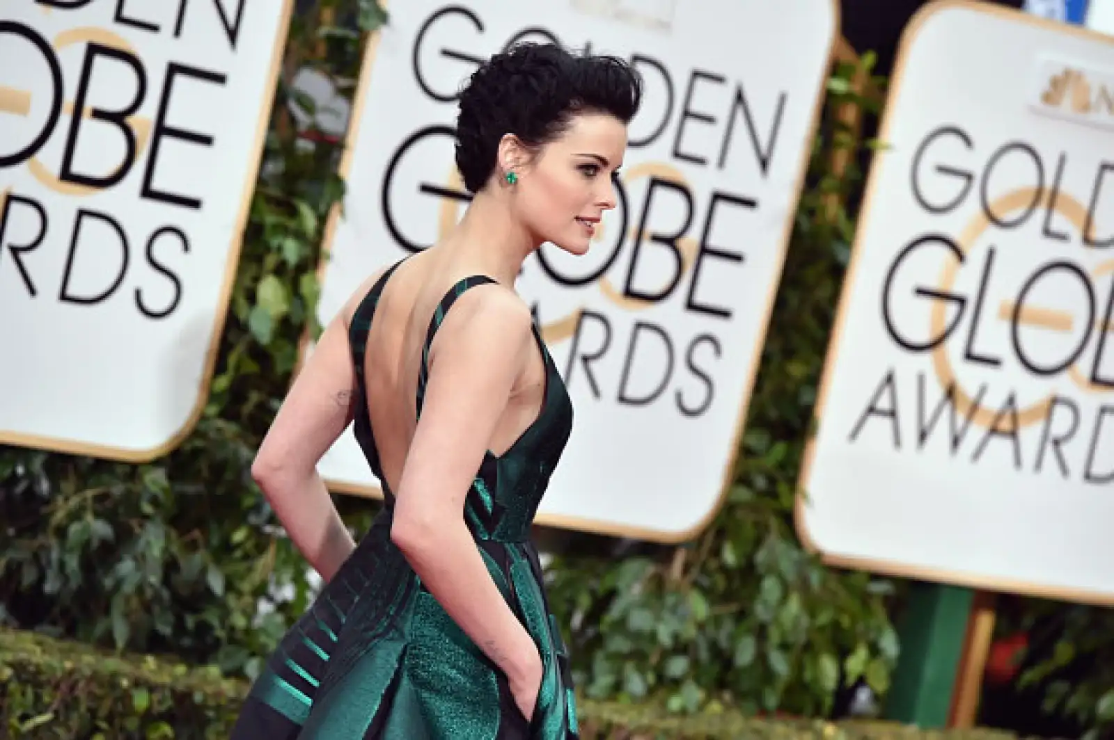 Jaimie Alexander en Genny.