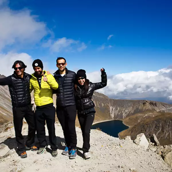 Grupo que llego a la cumbre Miguel Álvarez,Alejandro Lukini,Adrian Rico y Verónica Ibarra