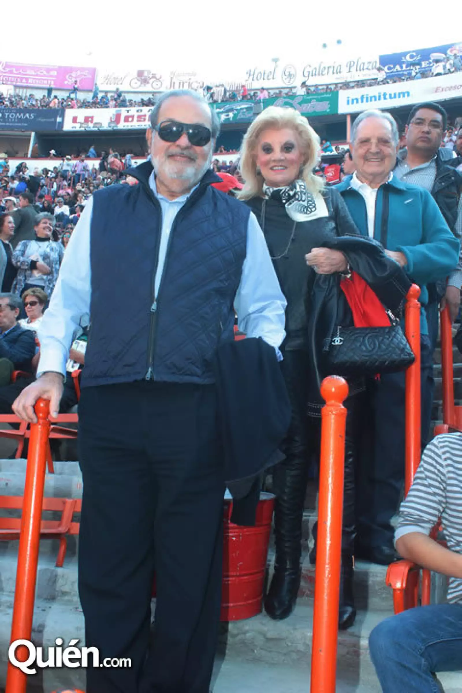 Carlos Slim, María de los Ángeles Aldir de Vázquez y Olegario Vázquez Raña