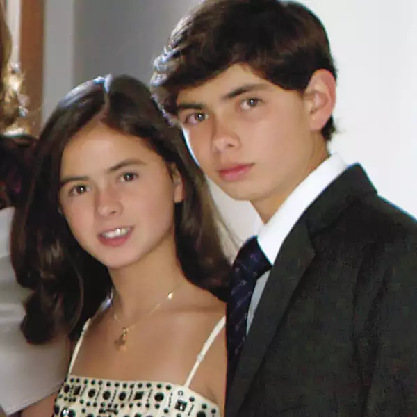 Con su hermano Alejandro.