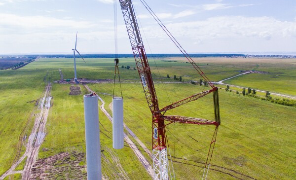 Parque eólico en construcción