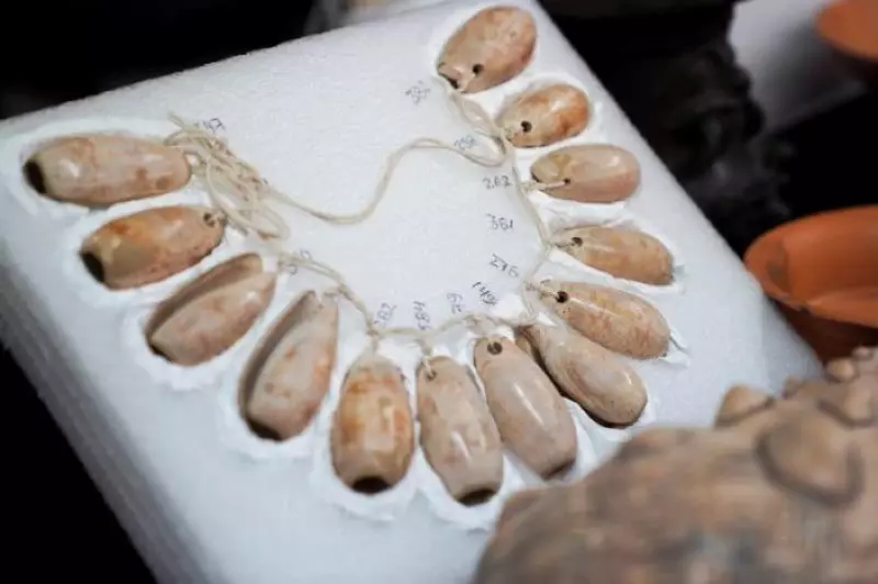 collar-teotihuacan-tunel