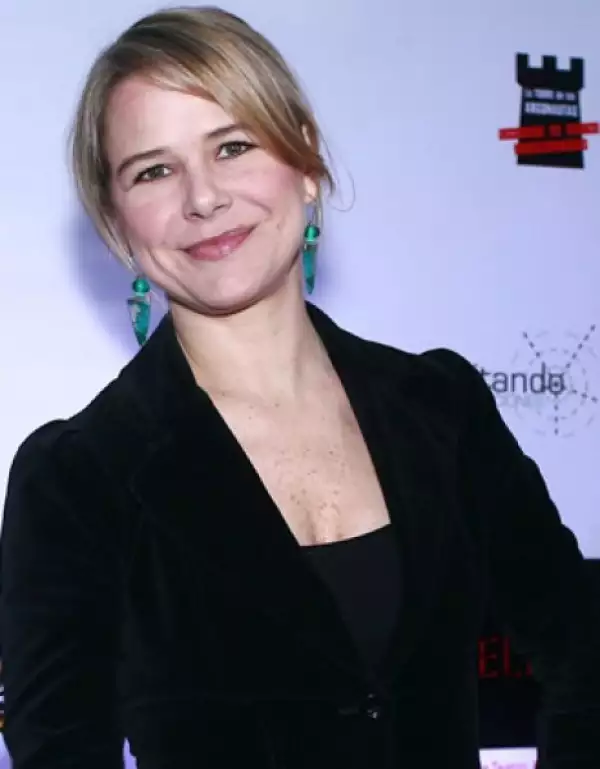 Es Viviana en Cuidado con el ángel de Televisa.