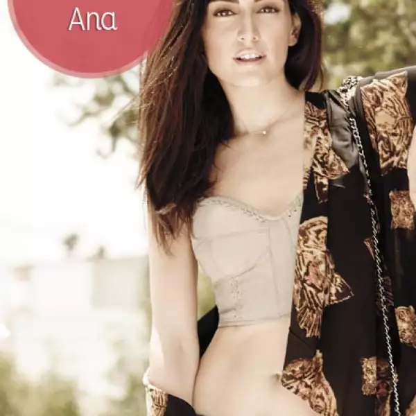 Ana de la Reguera nació en el puerto de Veracruz, siempre ha estado al tanto de las necesidades de su estado y actualmente está súper enamorada del político Tomás Ruiz.