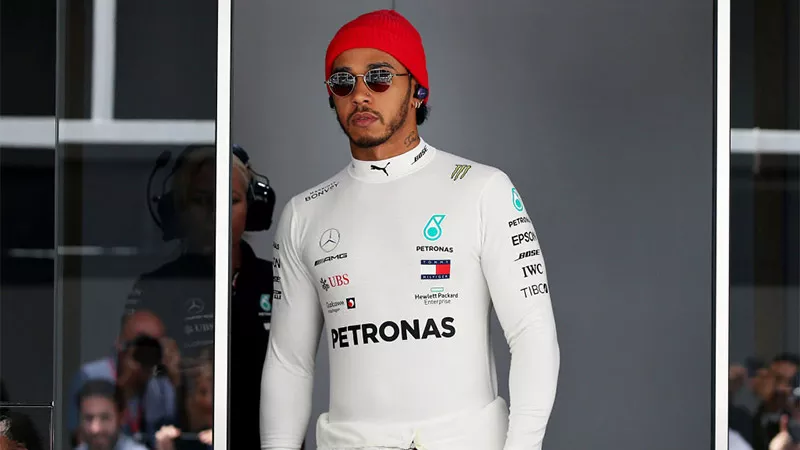 Lewis Hamilton va a Ferrari 