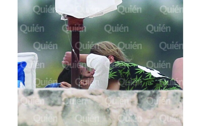 Esta es la primera vez que Cara y Michelle son vistas dándose un beso.