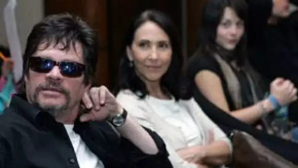 Cinco melodramas de San Ángel pararán labores debido a la contingencia sanitaria que vive el país, mientras que Tv Azteca continuará habitualmente su trabajo en telenovelas.