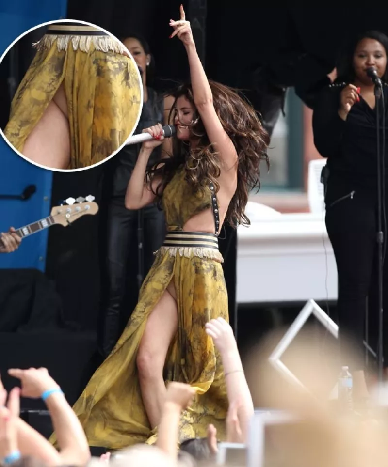 La cantante se encontraba en pleno show en Boston, cuando mientras bailaba una corriente de aire levantó parte de su vestuario dejando su ropa interior al descubierto.