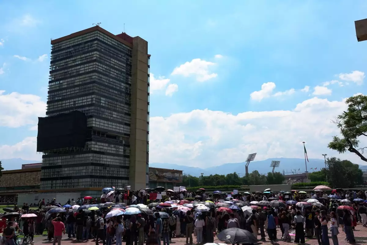 Estudiantes piden seguridad en UNAM tras asesinato en CCH Sur