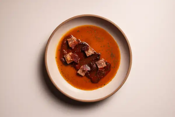 El chef Oswaldo Olivia de Lorea presenta el menú "El Quinto Cuarto"