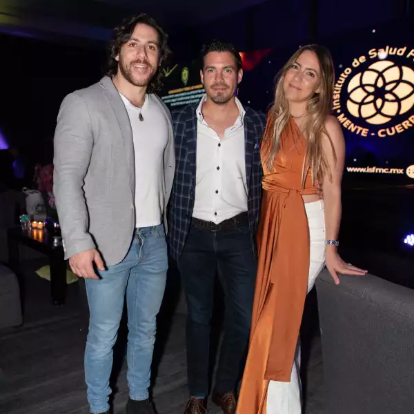 Gabriel Maya, Carlos Mavarrete, Tessy Maya.jpg