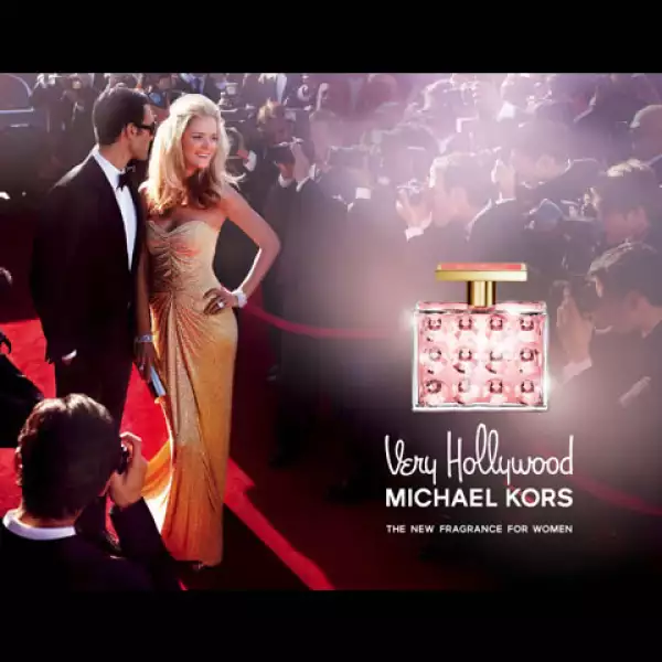 Very Hollywood tiene mandarina, gardenia y pachuli para una mujer seductora y cautivadora.