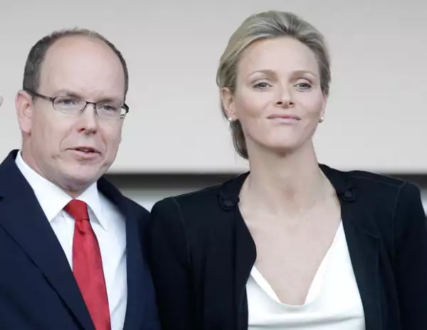 Medio europeos afirman que Alberto invitaba a sus amantes a los eventos del Principado y Charlene tenía que soportarlo.