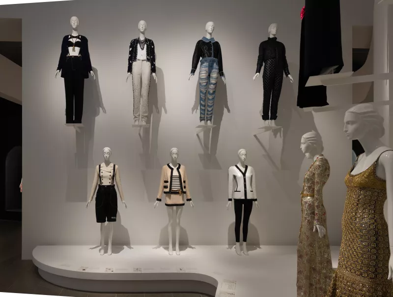 Foto: The Costume Institute; Karl Lagerfeld: A Line of Beauty (2023)