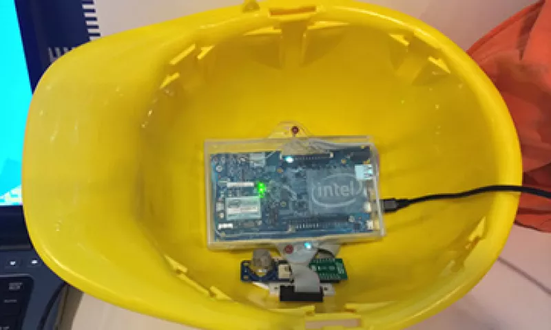 El casco tiene una tarjeta de desarrollo Galileo y un microprocesador especial para tecnología vestible. (Foto: Especial)