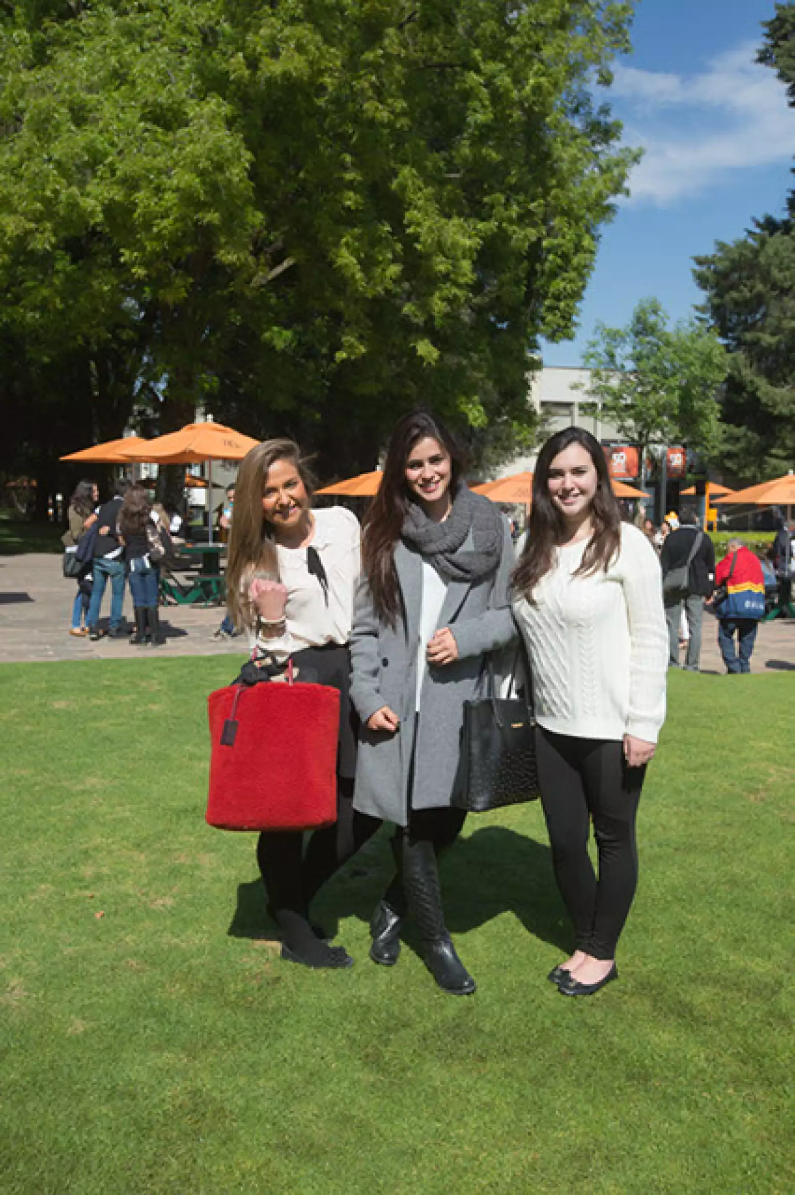 Paulina Gómez,Valeria Loera,Monserrat Izquierdo