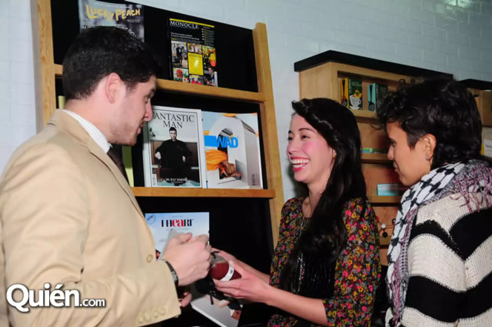 Pablo Cuellar,Mónica Fernández,Damaris Solorzano