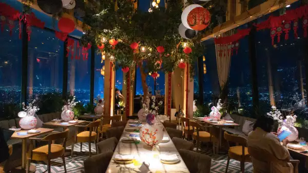 Foto del restaurante Ling Ling en CDMX, en el piso 56 de la Torre Chapultepec Uno, que sirve comida asiática fusión.