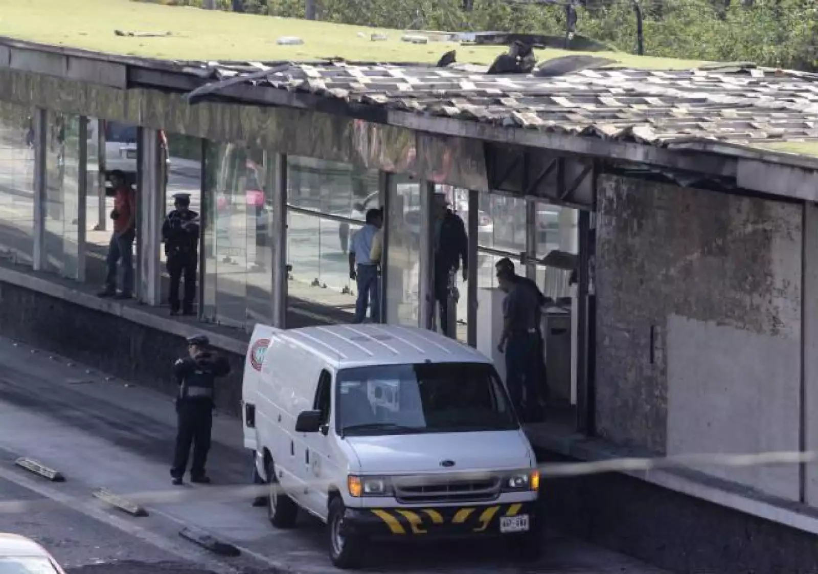 Metrob�s y estaci�n incendiados