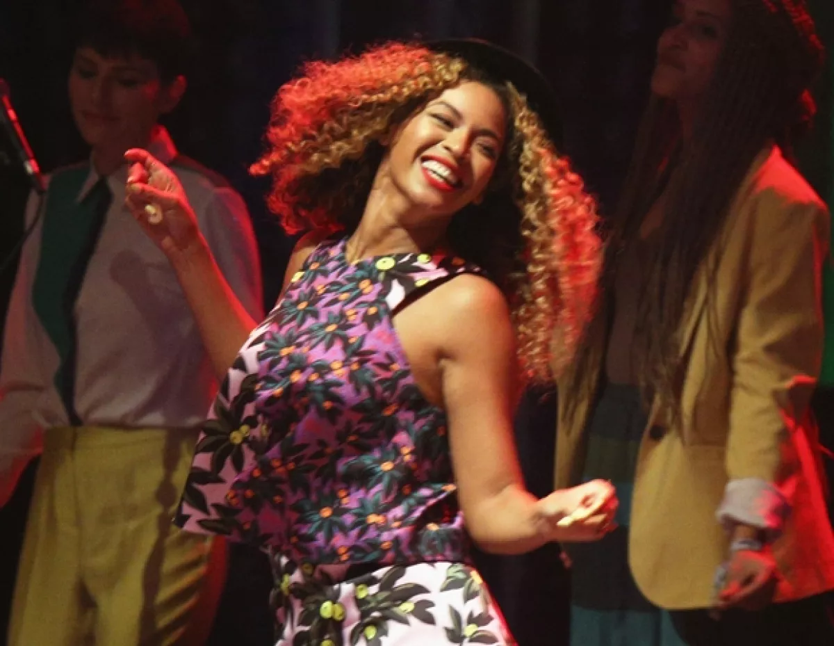 Beyoncé se encuentra en medio de su gira "The Mrs. Carter Show".