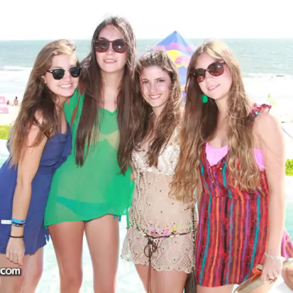 Natalia Ampudia,Karla Sherman,Mariana Aceves y Fer González.