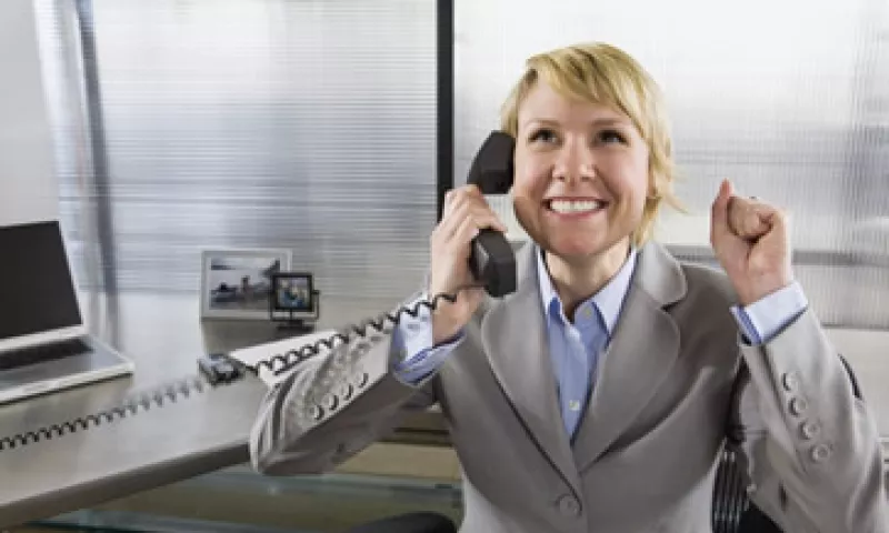 Las personas contentas en su ámbito de desempeño tienen hasta 33% mayor energía y dinamismo, lo que se traduce en más eficiencia y productividad. (Foto: Thinkstock)