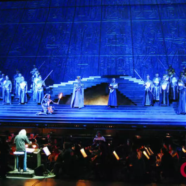 Ópera. Aída, Ópera on fire