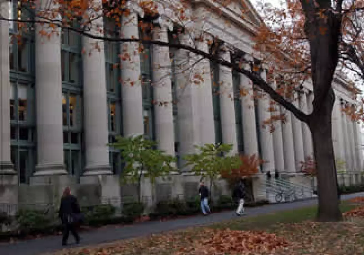 Harvard retuvo el primer lugar en el Ranking Académica de Universidades del Mundo de 2010. (Foto: Archivo AP)