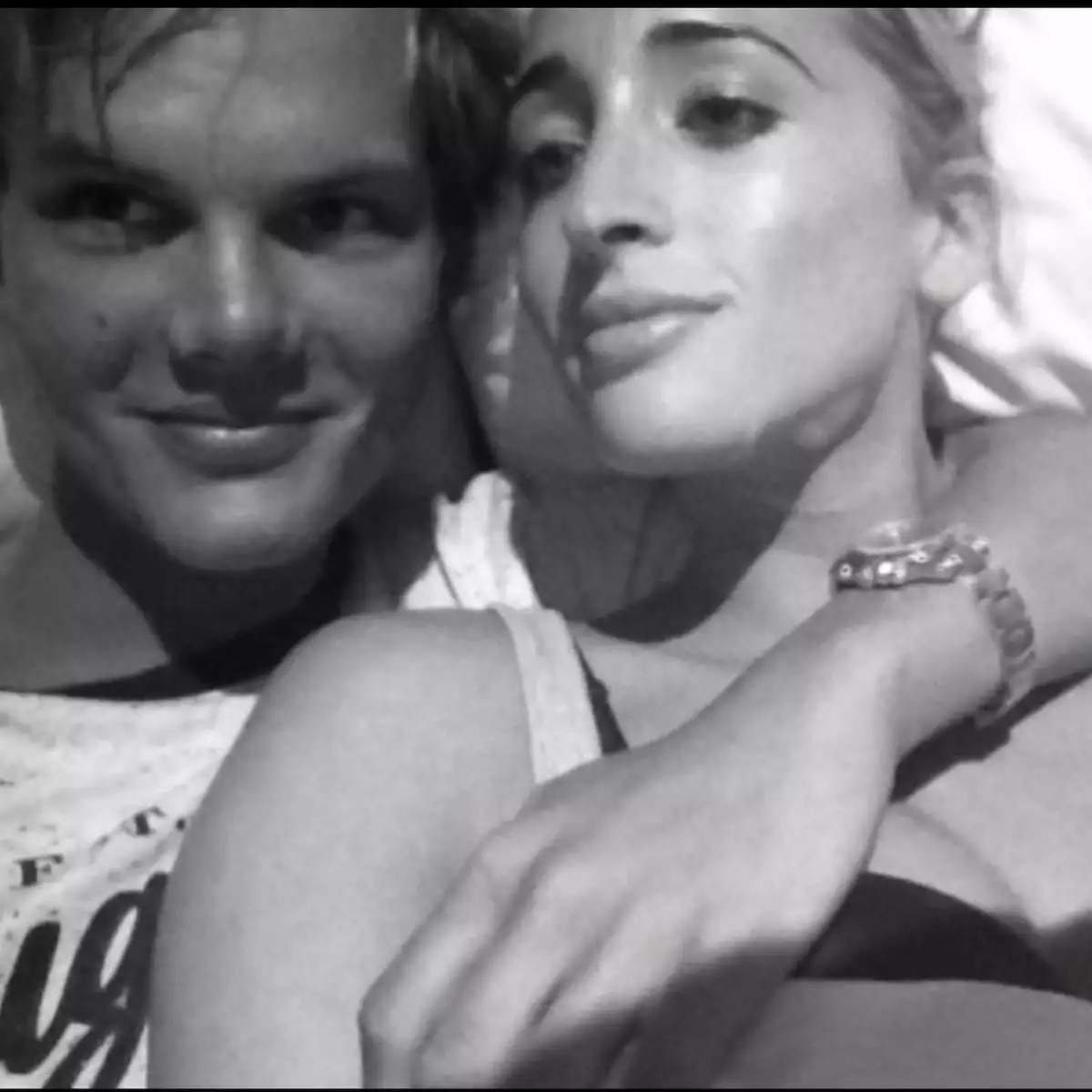 Muere Emily Goldberg, ex novia del fallecido DJ sueco Avicii