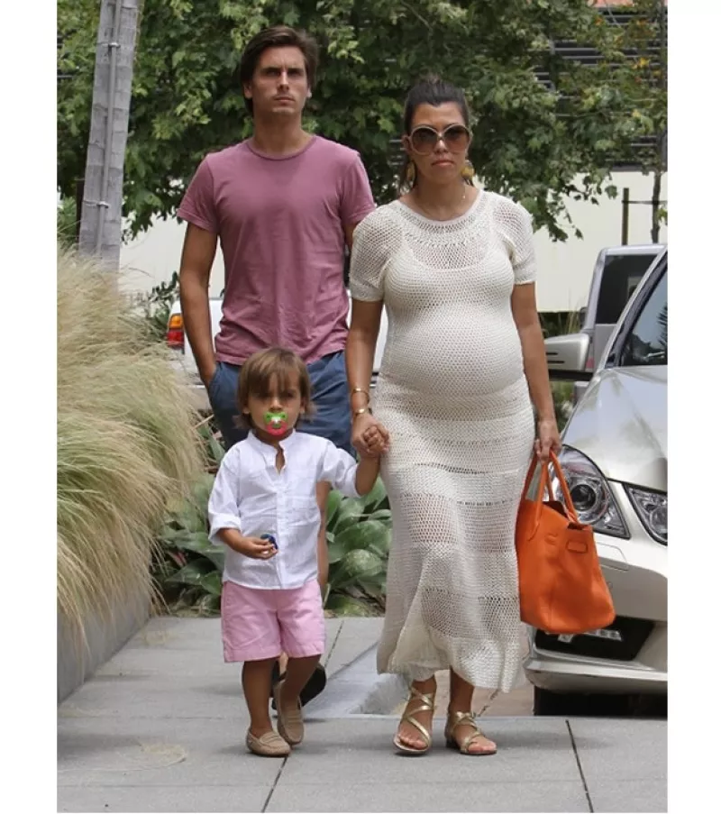 El segundo bebé de Kourtney nació este fin de semana y fue niña. Dicen que Penelope Scotland Disick es muy parecida a su hermano mayor Mason