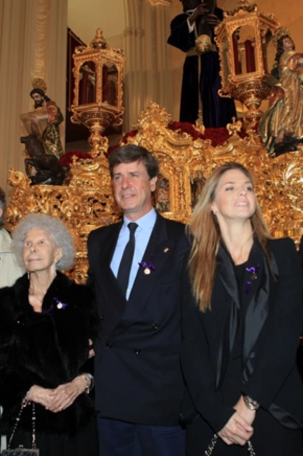 Genoveva y Cayetano con la duquesa de Alba.