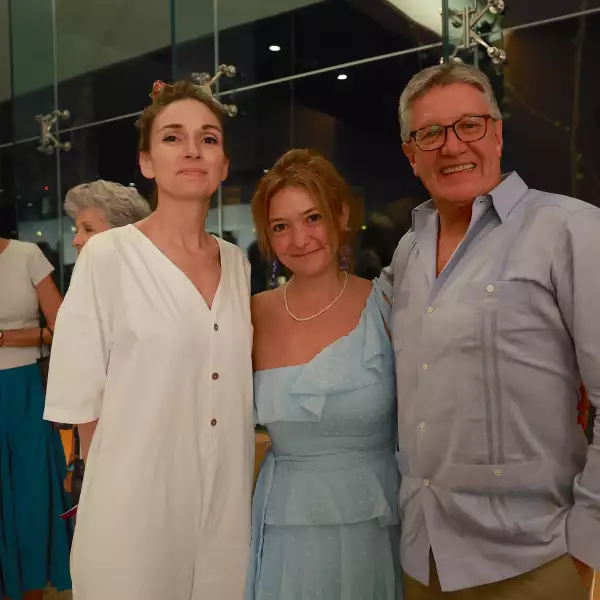 Luisa Reyes Retana , Mabel Diaz Barriga y Mauricio Reyes Retana 