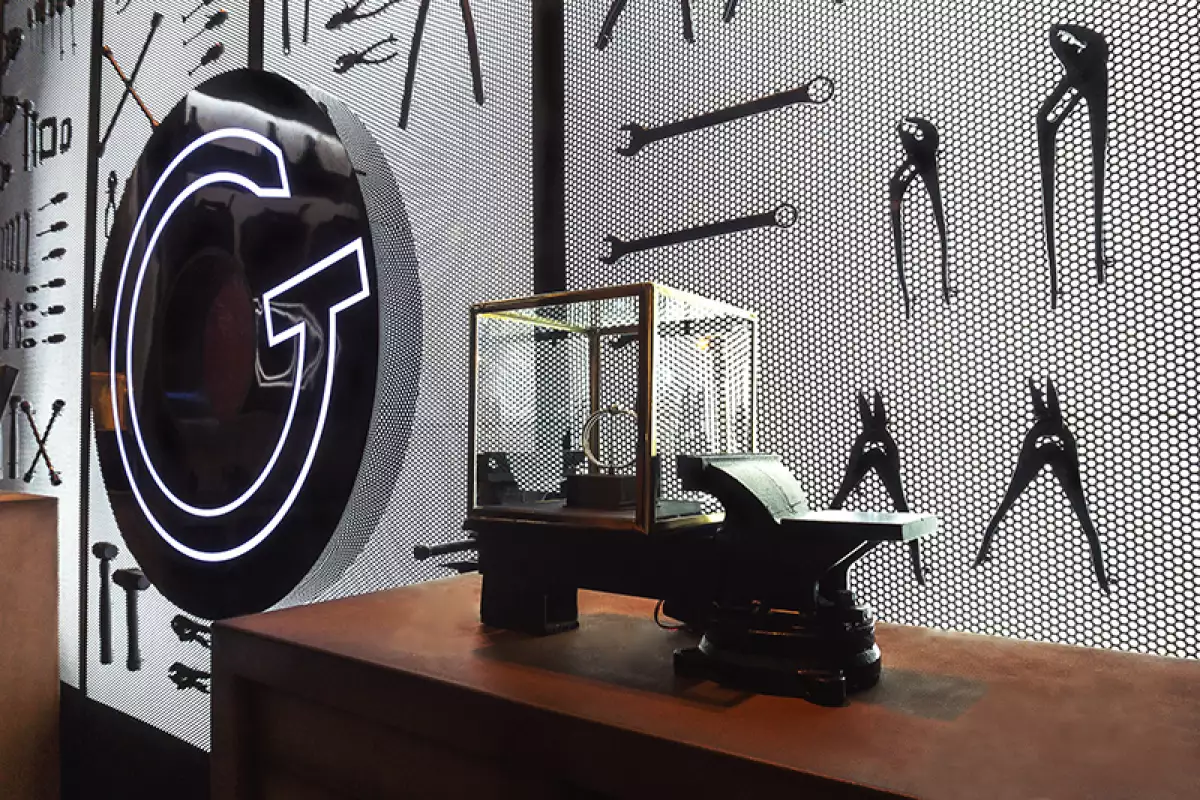 cartier_precious_garage_1