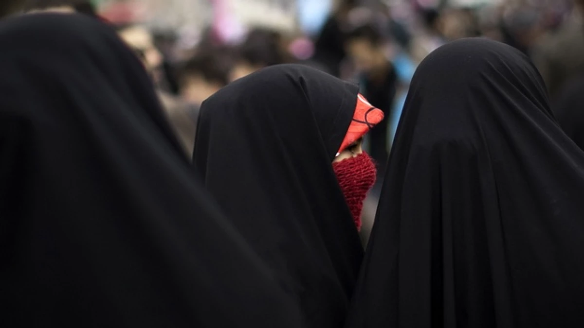 mujeres con burka en iran